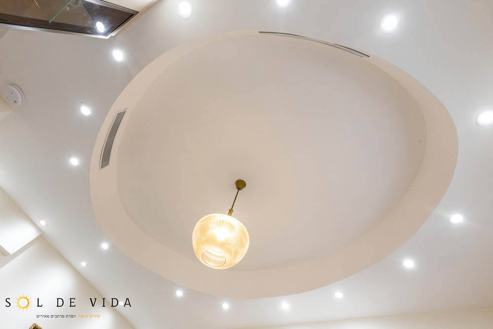 עיצוב מטבח בסגנון קלאסי. מעצבת פנים במרכז בעיצוב פנים אלגנטי קלאסי